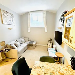 County House Centre With Parking Sleeps 4 York
